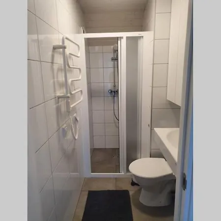 2.5 Kambariu Butas Per Du Aukstus Su Baseinu Паланга