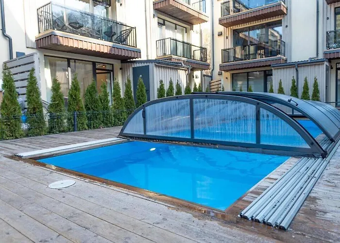 Daire 2.5 Kambariu Butas Per Du Aukstus Su Baseinu Palanga