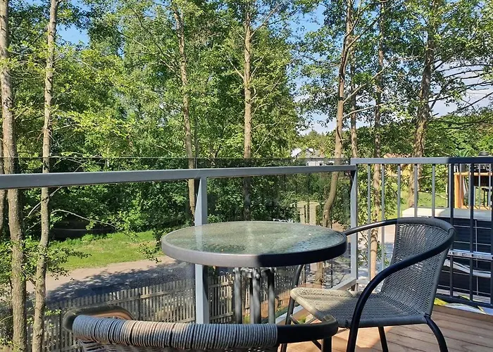 2.5 Kambariu Butas Per Du Aukstus Su Baseinu