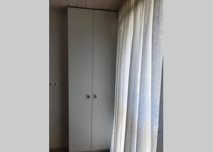 2.5 Kambariu Butas Per Du Aukstus Su Baseinu